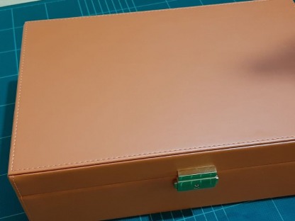 ออกแบบกล่องพรีเมี่ยมดีไซน์สวย - โรงงานผลิตกล่องใส่เครื่องประดับพรีเมี่ยม